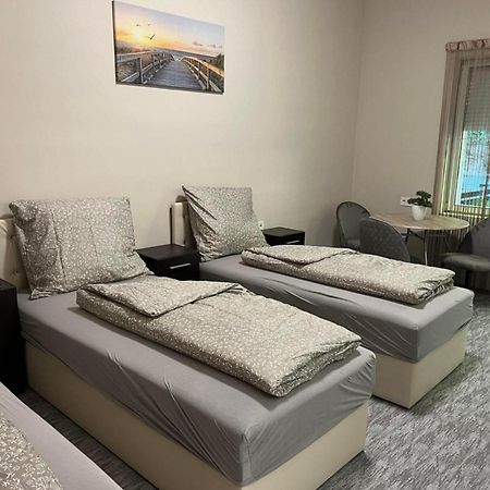Balatonboglár Kinizsi Udvar Apartmanhaz מראה חיצוני תמונה