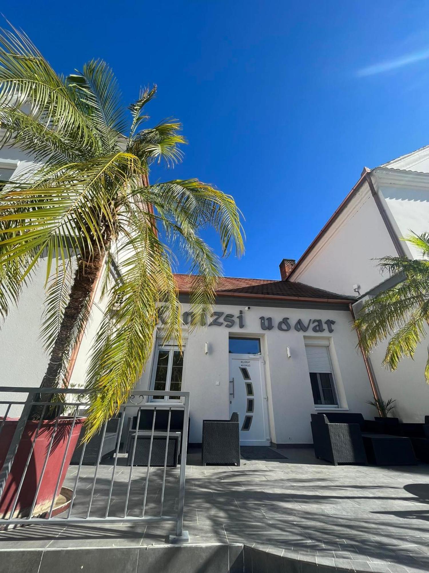 Balatonboglár Kinizsi Udvar Apartmanhaz מראה חיצוני תמונה
