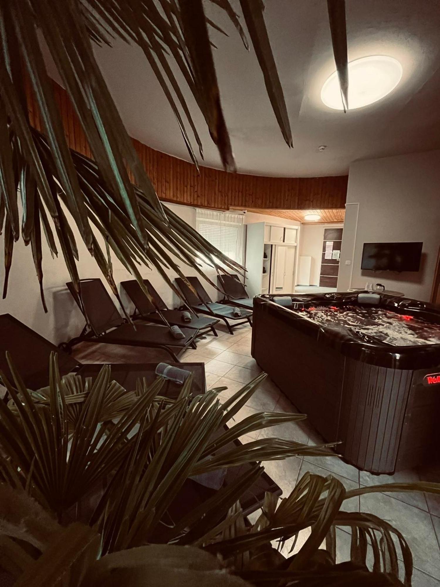 Balatonboglár Kinizsi Udvar Apartmanhaz מראה חיצוני תמונה