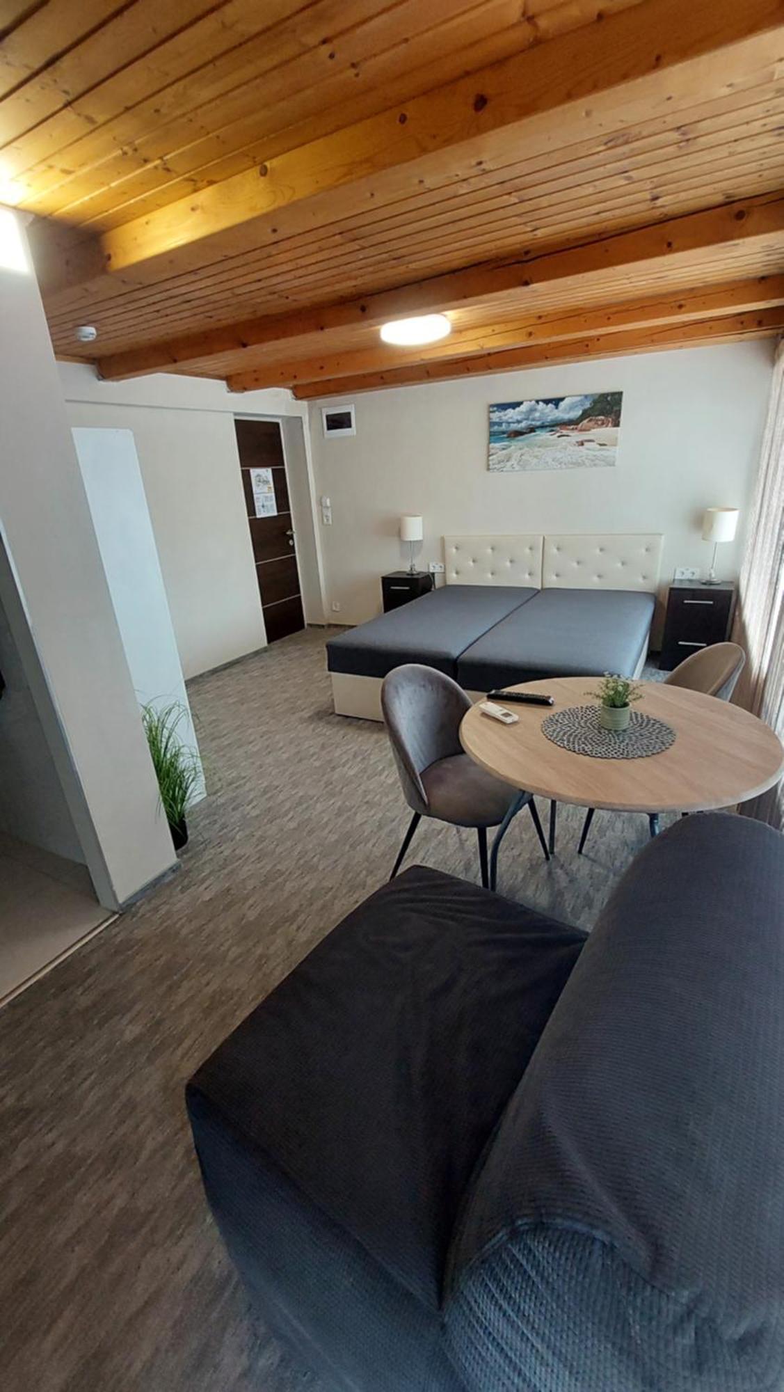 Balatonboglár Kinizsi Udvar Apartmanhaz מראה חיצוני תמונה